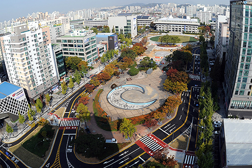 인천시청 앞 광장 ‘인천애(愛)뜰’ (사진제공 :인천시청)