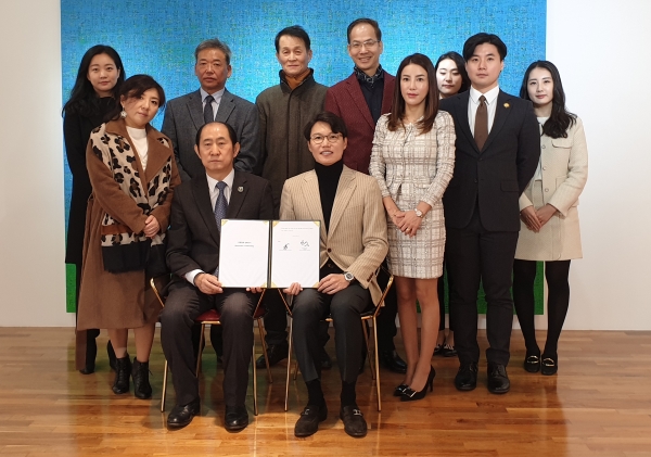 업무협약 체결후 양 기관 임직원 단체 사진